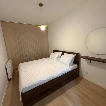 דירה 5-min Walk To Airport Brand New & Modern סראייבו